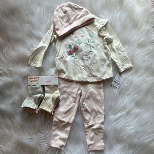 Carter’s 3 piece set and socks 12 months